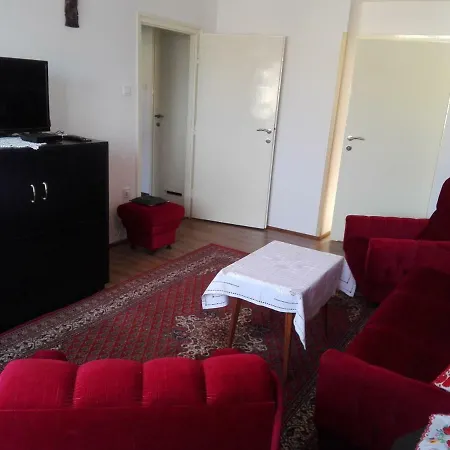 Familia Apartman Apartament *